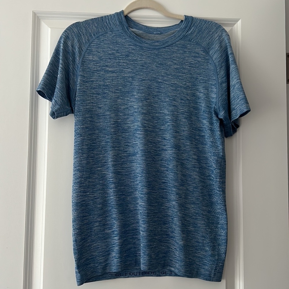 Blue Size Small Men’s Lululemon Athletic Short Sleeve Shirt